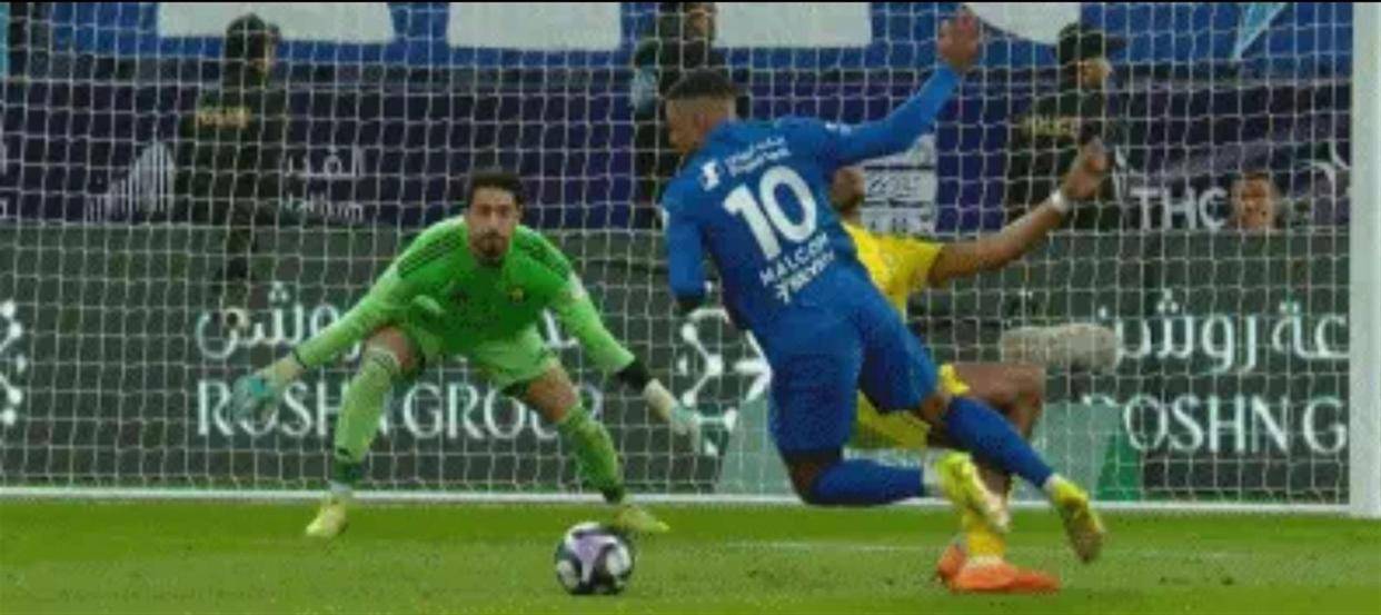 从C罗连续十二场比赛得分超过惊艳表现到上海海港关键时刻远射贴柱，风云突变山东泰山加时末段内部沟通的简单介绍